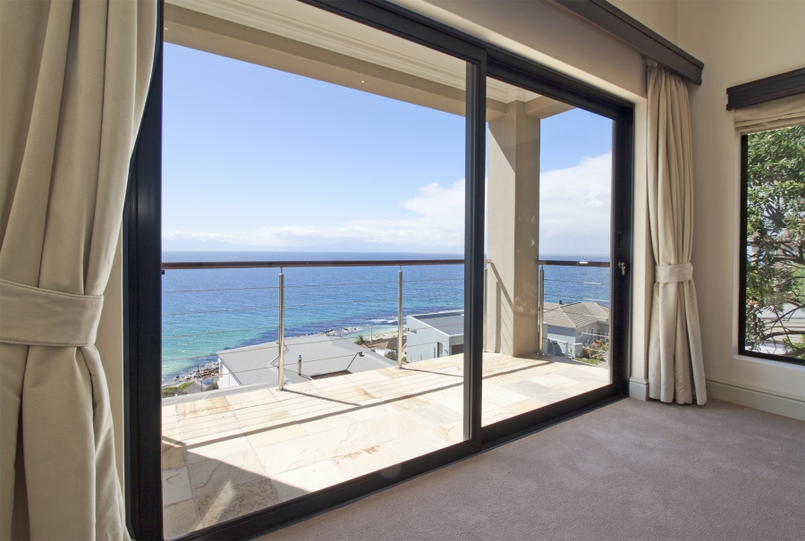 To Let 3 Bedroom Property for Rent in Cairnside Western Cape